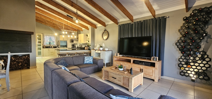 3 Bedroom Property for Sale in Sunset Estate Western Cape